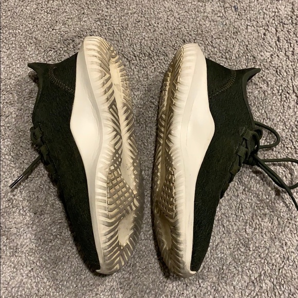 Adidas sneakers size 9 - Picture 5 of 5